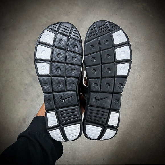 WMNS NIKE COMFORT THONG BLACK WHITE FOOTBEDS FOOT BED FOOTBED COMFY CUSHION - Picture 3 of 4